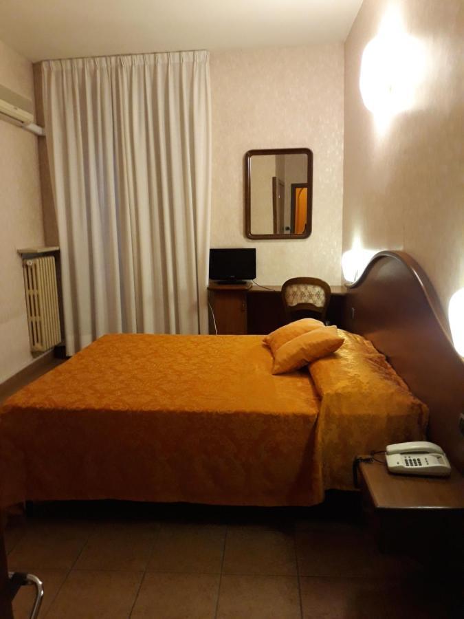 Hotel Cavour Verona Bagian luar foto