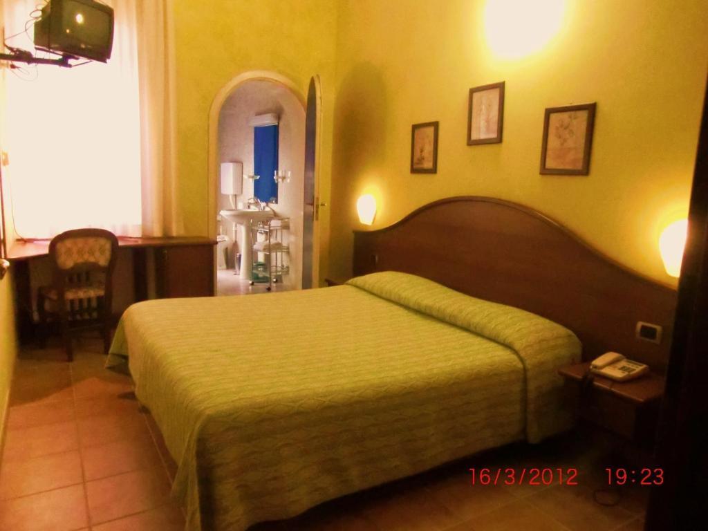 Hotel Cavour Verona Ruang foto
