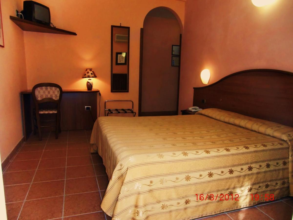 Hotel Cavour Verona Ruang foto