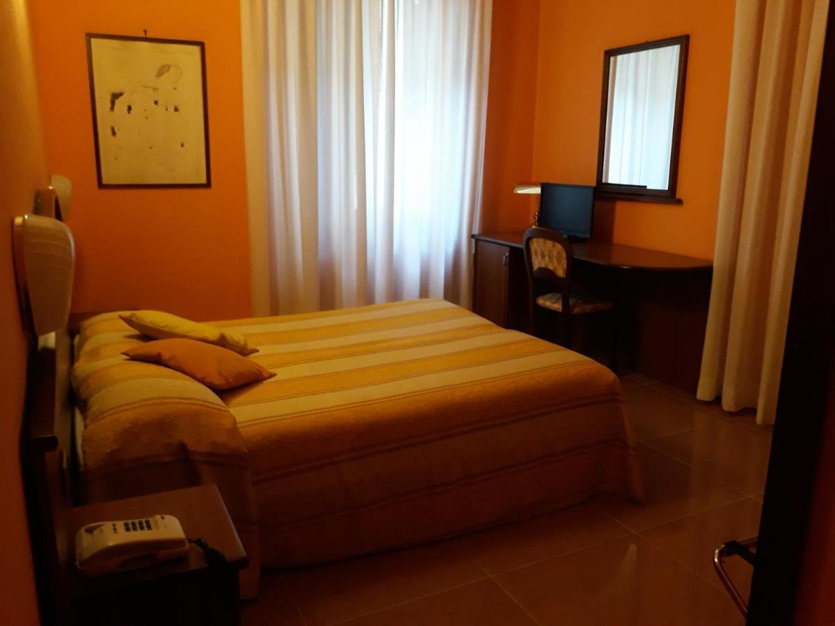 Hotel Cavour Verona Bagian luar foto