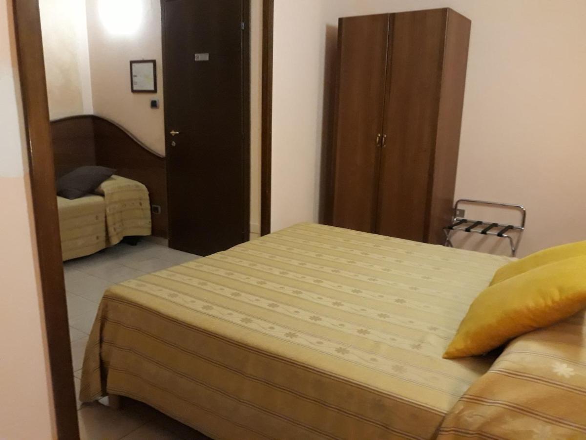 Hotel Cavour Verona Bagian luar foto